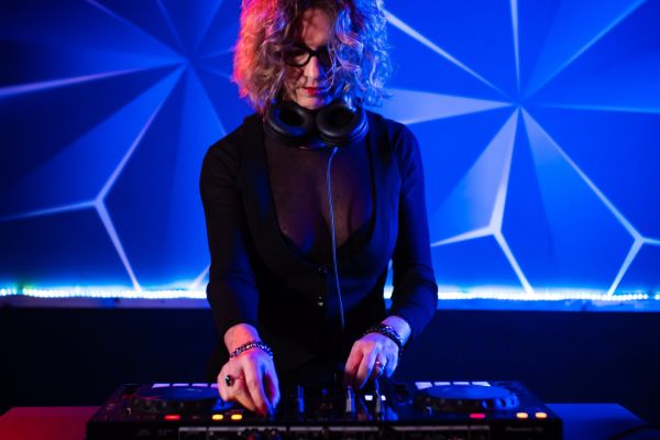 DJ NIGHT!