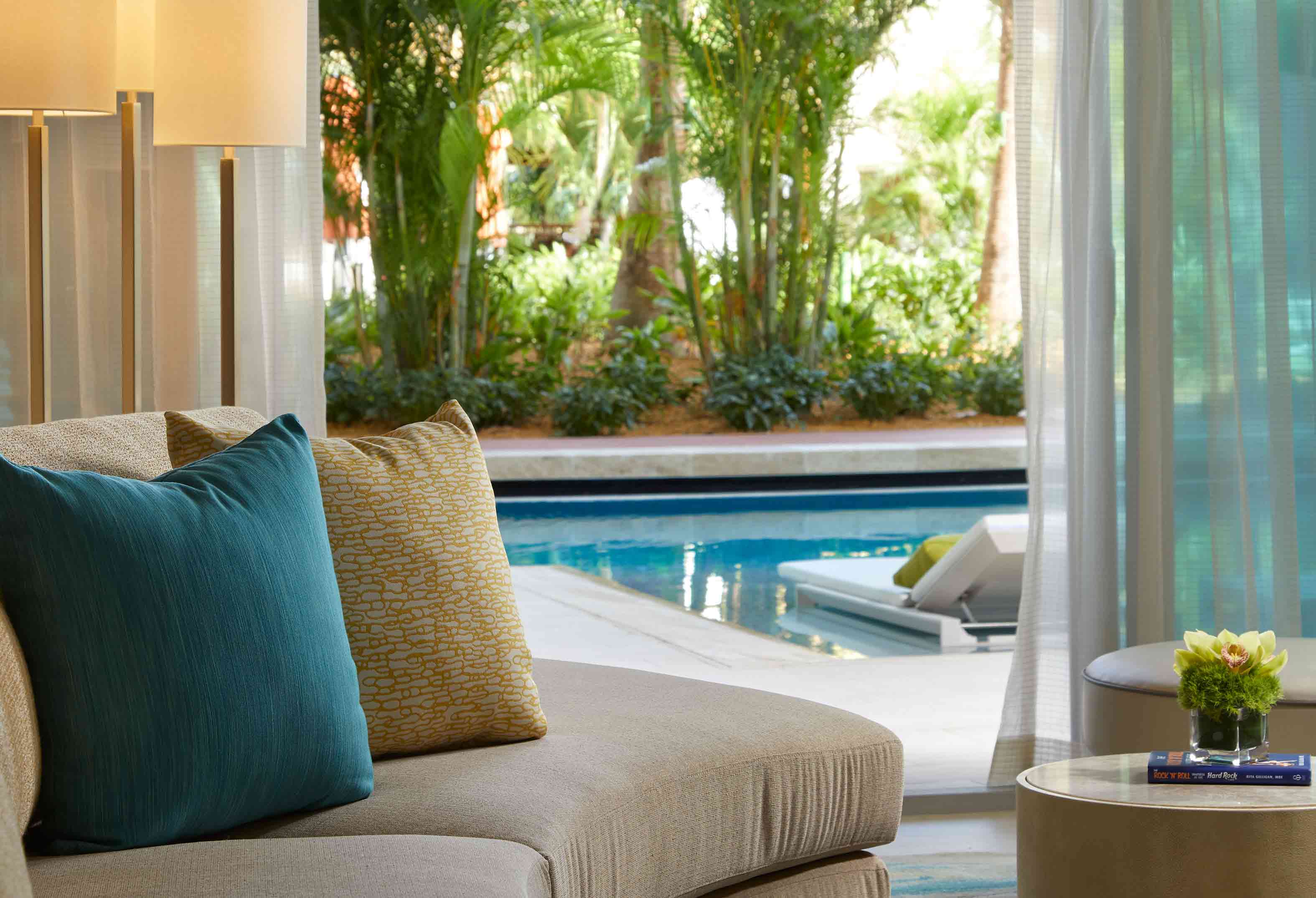 Swim Up Suite