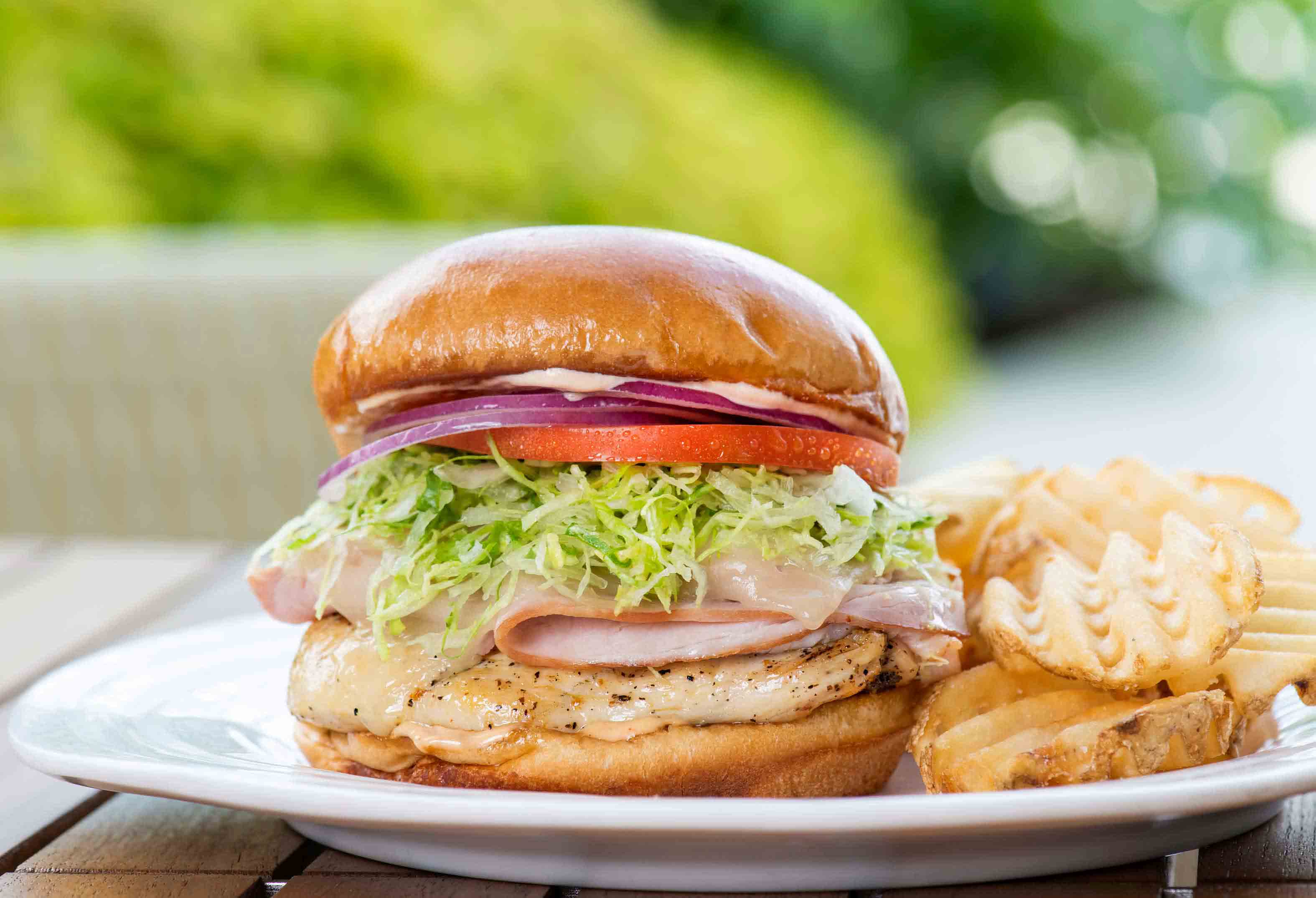 Pool Bar & Grill, Grilled Chicken Sandwich