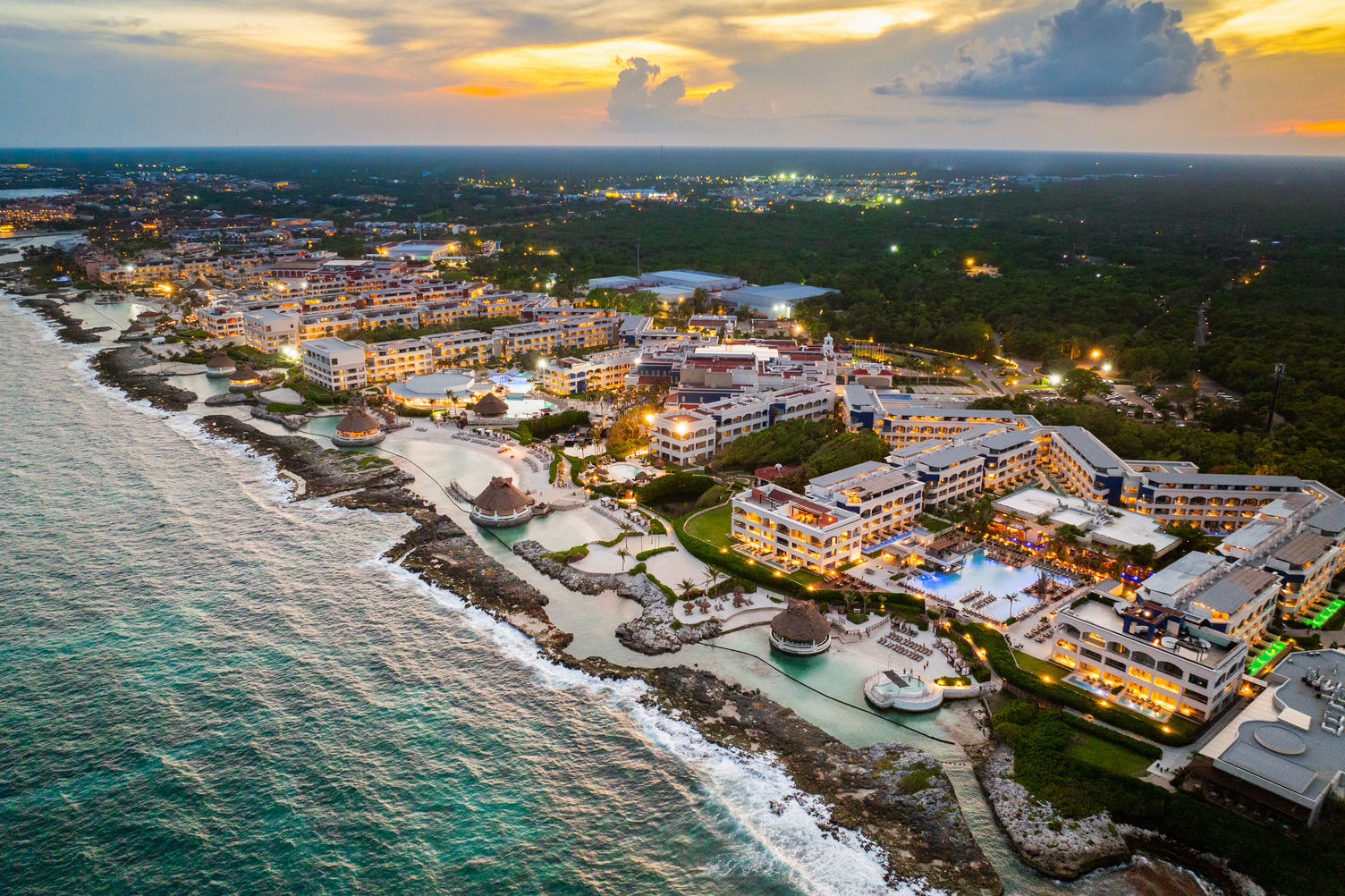 ¿Qué tan grande es Hard Rock Riviera Maya? Tranvías, secciones y cómo moverse